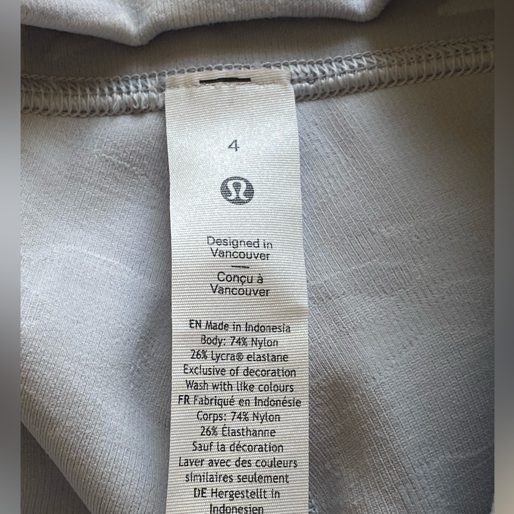 Lululemon Wunder Under Ribbed Biker Shorts  ~ Size 4 - Picture 7 of 9